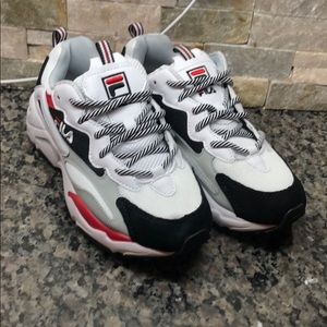 Née Fila men’s 5.5